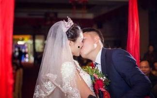我的老婆和朋友在线观看,我与妻子、朋友的线上观影时光  第3张