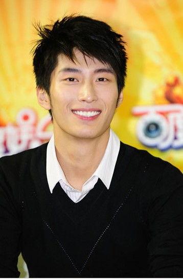 窦骁何超莲最新爆料图片,浪漫瞬间曝光！