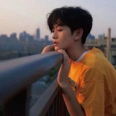 娱乐吃瓜的头像男生真人 第1张 娱乐吃瓜的头像男生真人 第1张